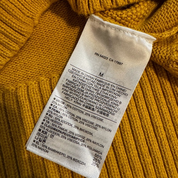 ⭐️ Banana Republic women’s cardigan size medium - Picture 4 of 4